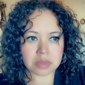 Meet your Posher, Monica